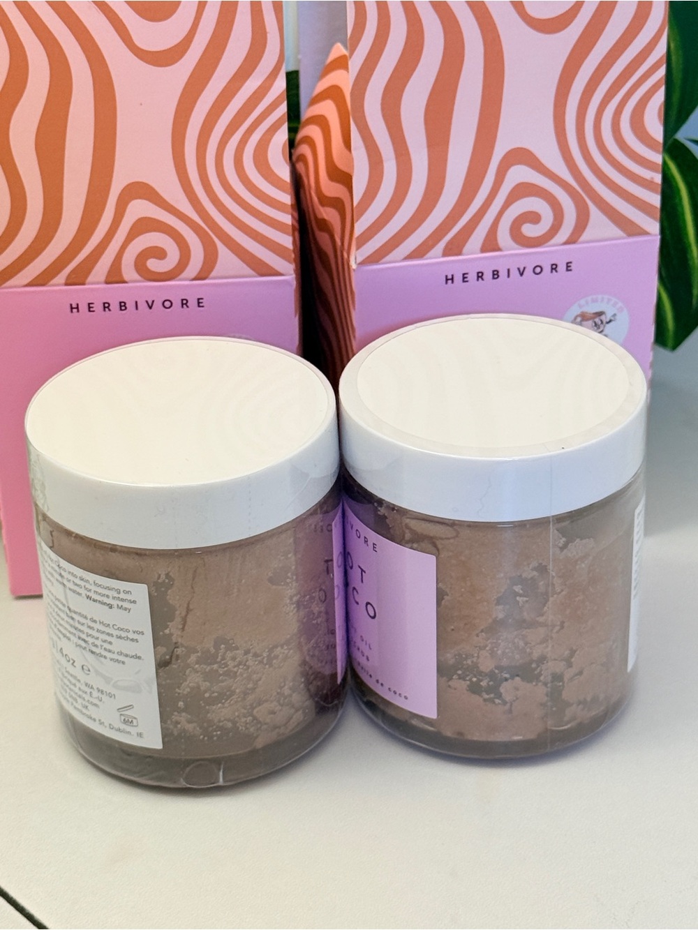 2 x Herbivore Hot Coco Coconut Oil Body Scrub - Limited Edition - NEW & SEALED - Picture 3 of 4